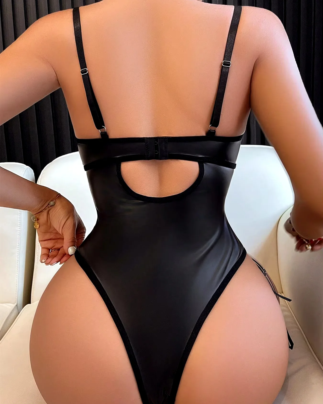 Costume de batterie en cuir pour femme – Image 7