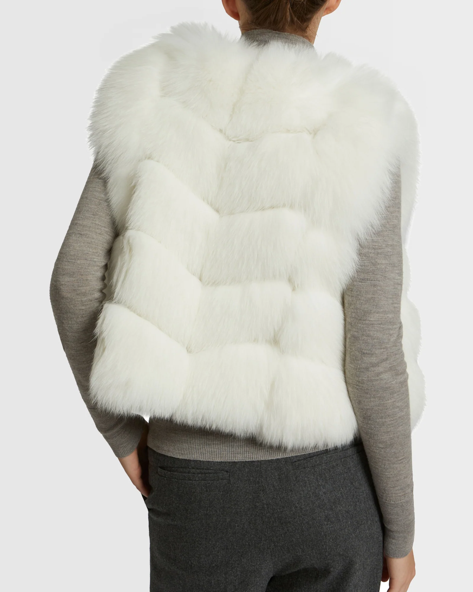 Short gilet in fox fur – Image 5