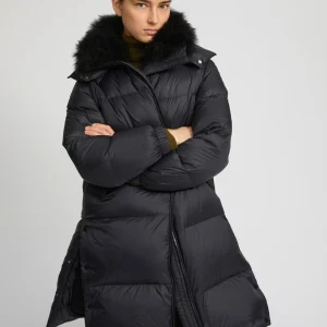 7/8 Long down jacket in water-repellent technical fabric with collar trim in fluffy lambswool