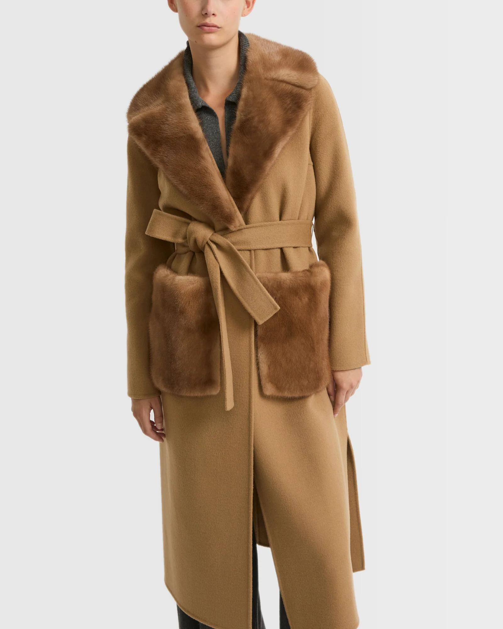 Belted coat in cashmere wool with mink fur collar and over-pockets – Image 2