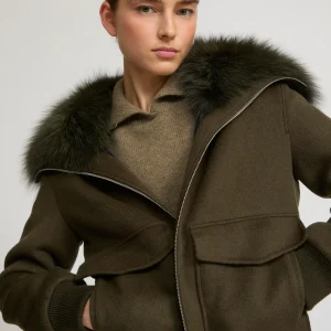 Cropped jacket in cashmere wool with fox fur collar