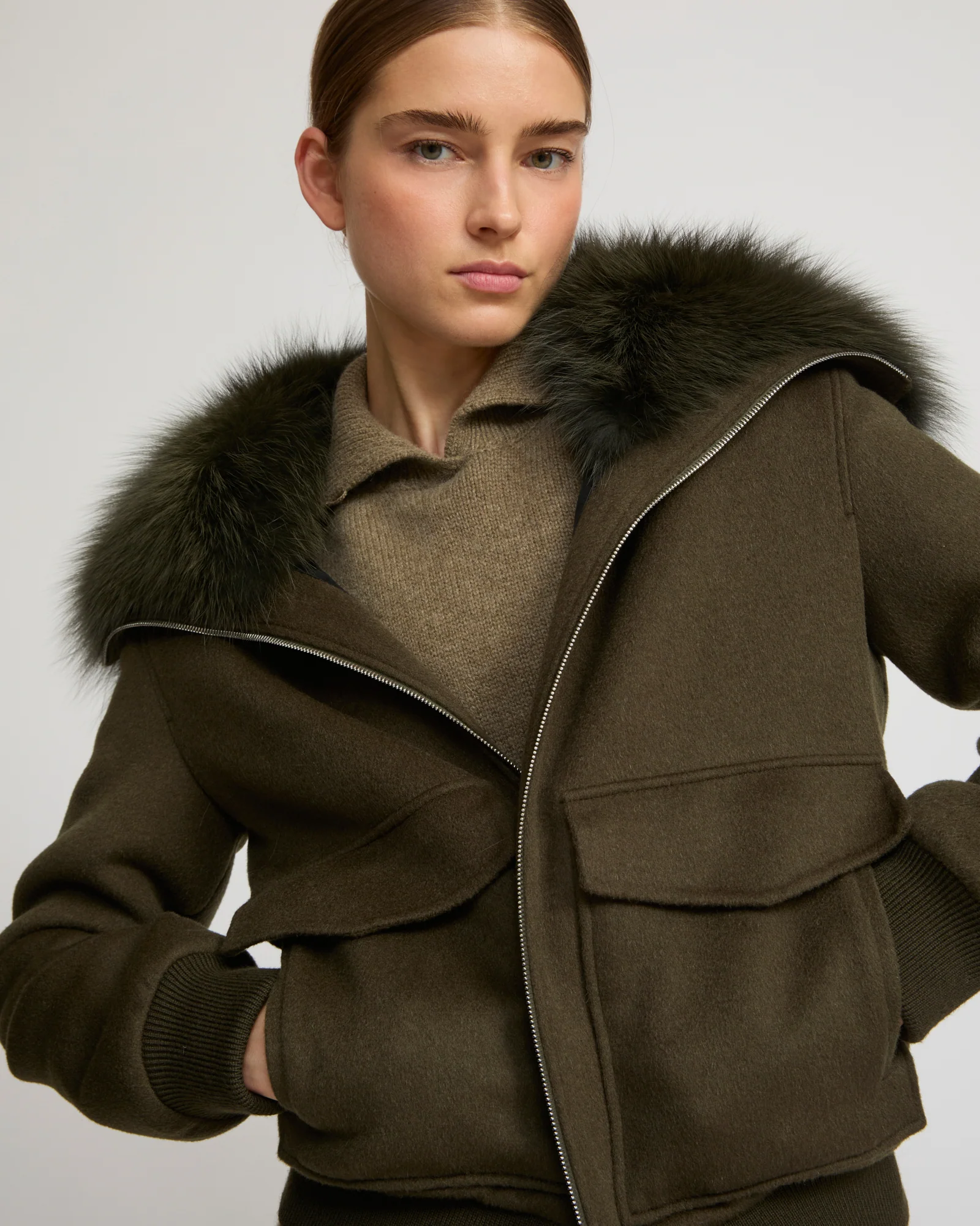 Cropped jacket in cashmere wool with fox fur collar