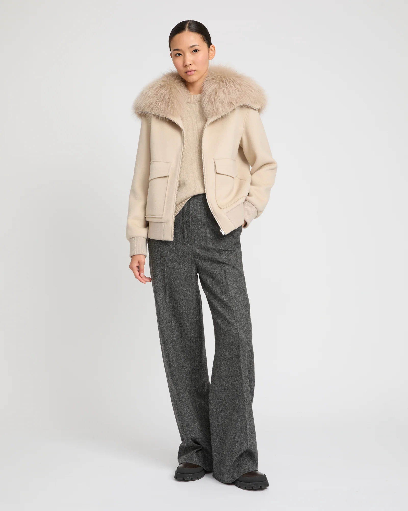 Cropped jacket in cashmere wool with fox fur collar – Image 3