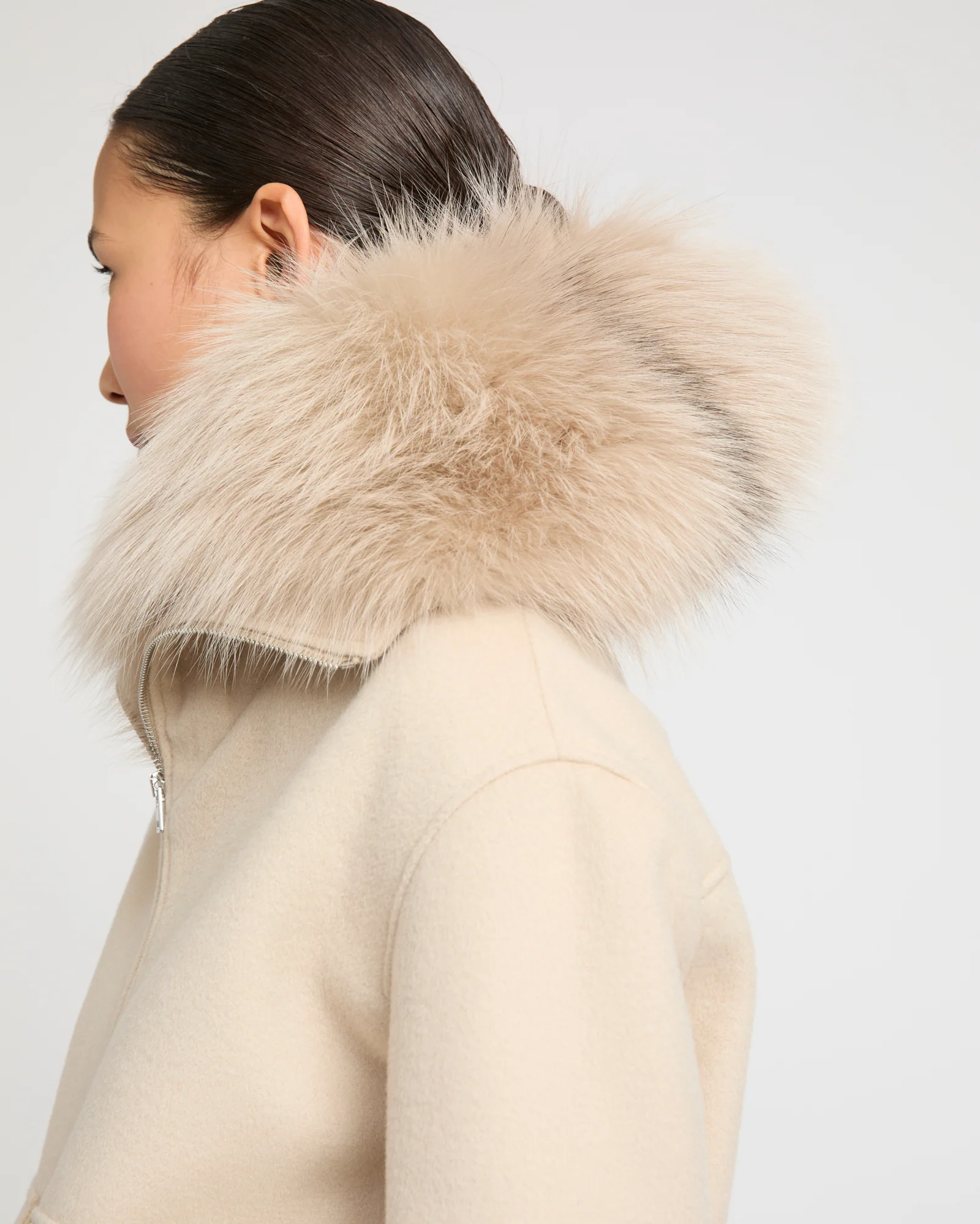 Cropped jacket in cashmere wool with fox fur collar – Image 5