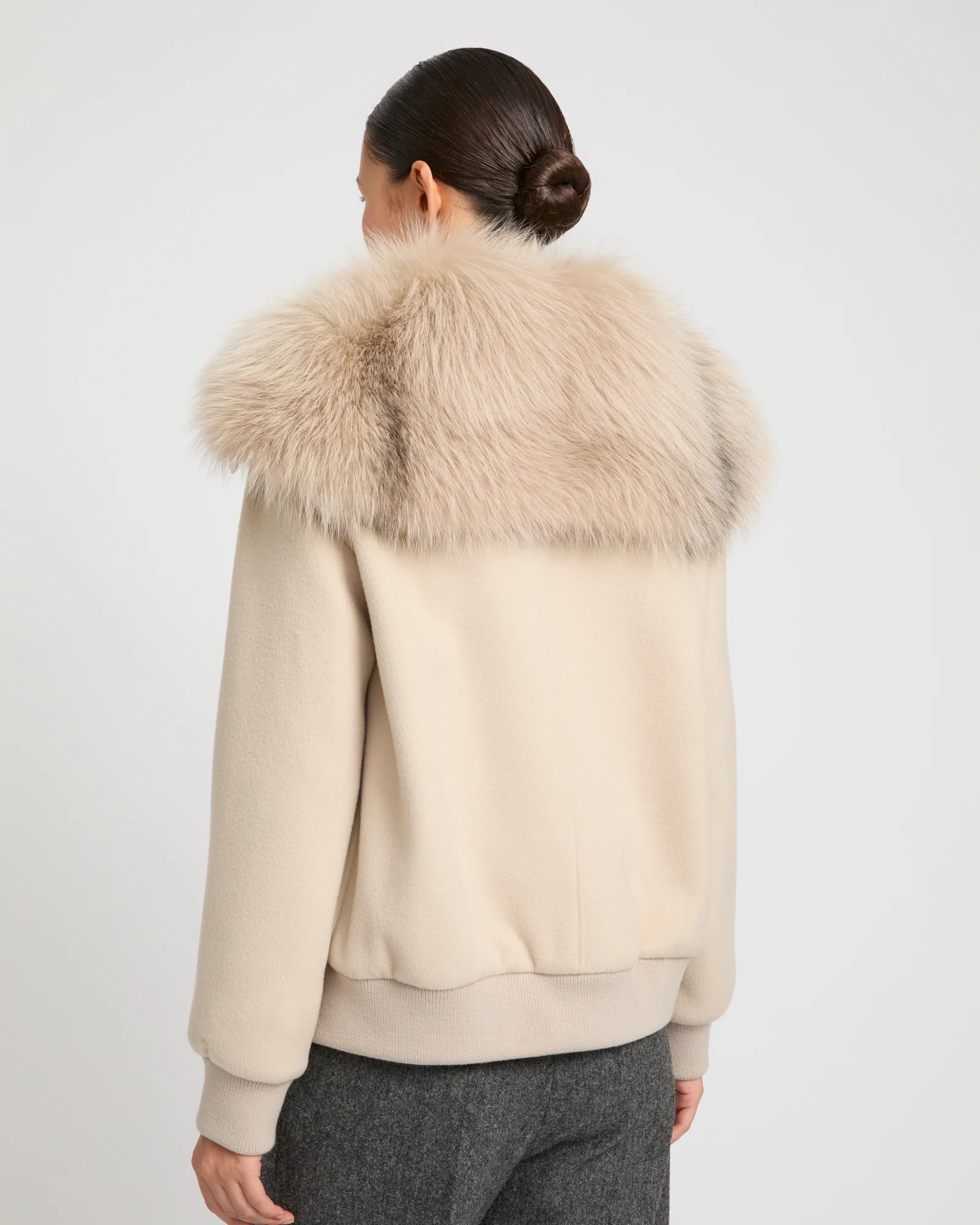 Cropped jacket in cashmere wool with fox fur collar – Image 6