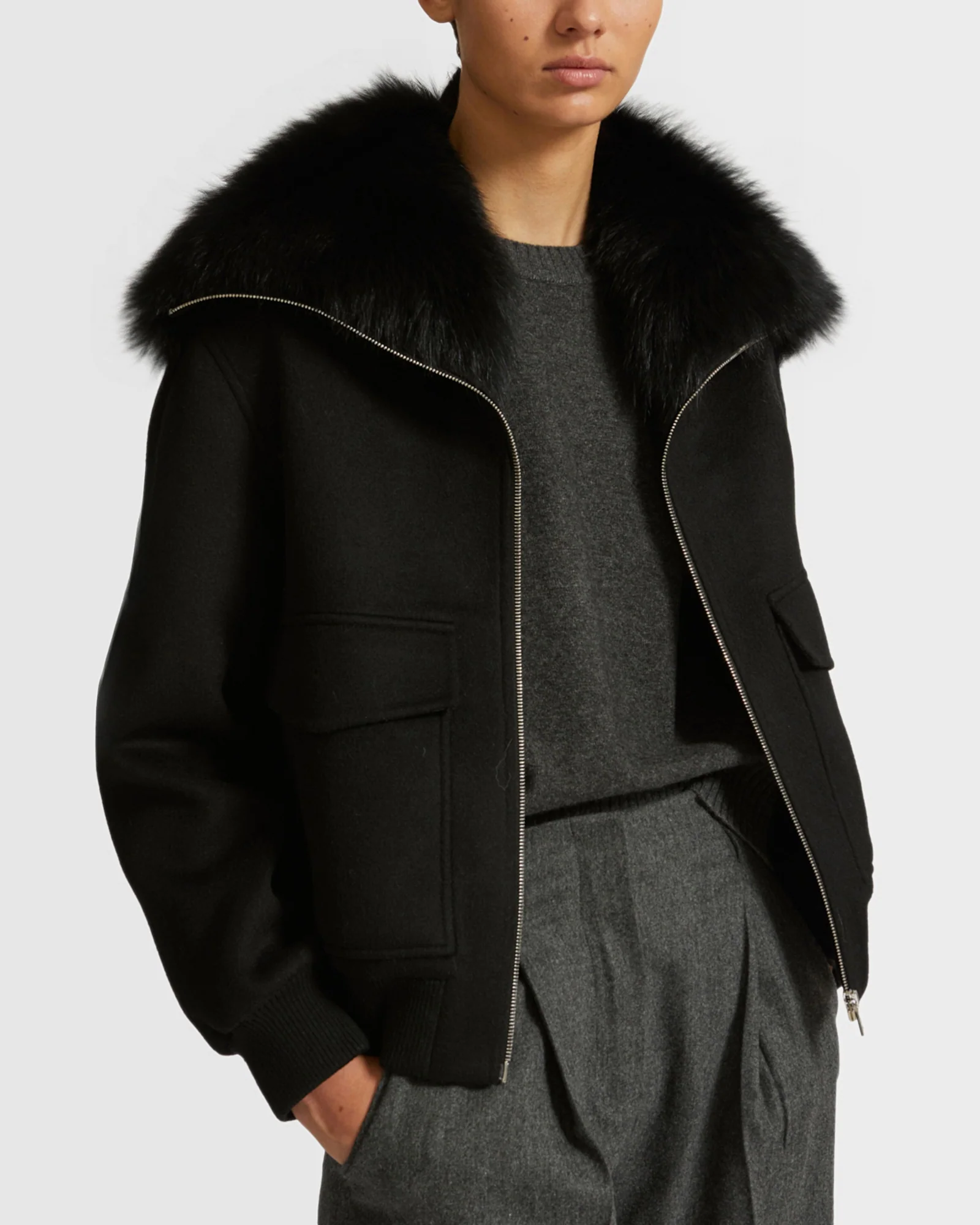 Cropped jacket in cashmere wool with fox fur collar – Image 3