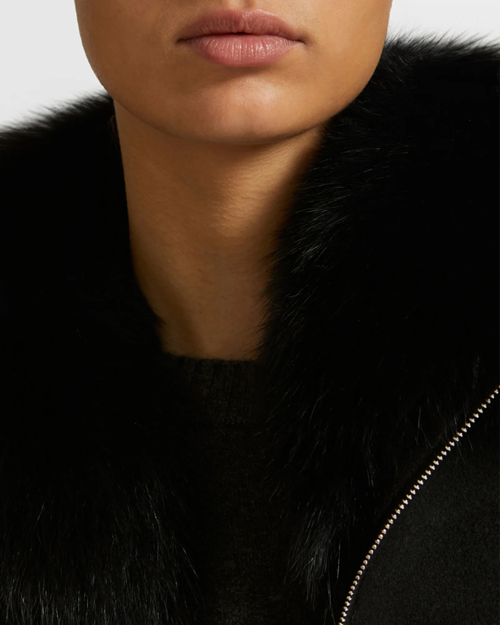 Cropped jacket in cashmere wool with fox fur collar – Image 4