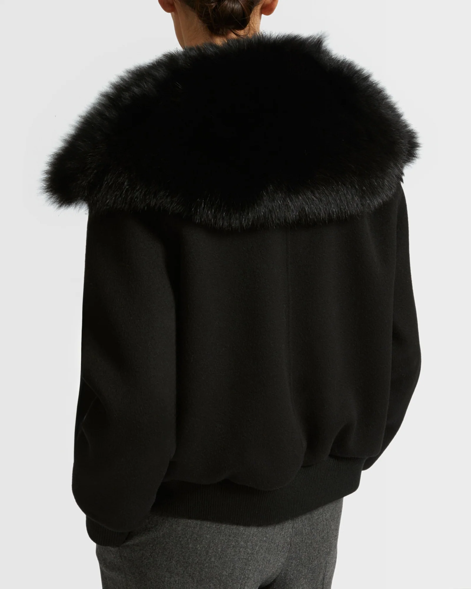 Cropped jacket in cashmere wool with fox fur collar – Image 5