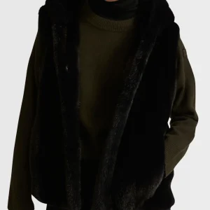 Hooded gilet in long-haired mink fur