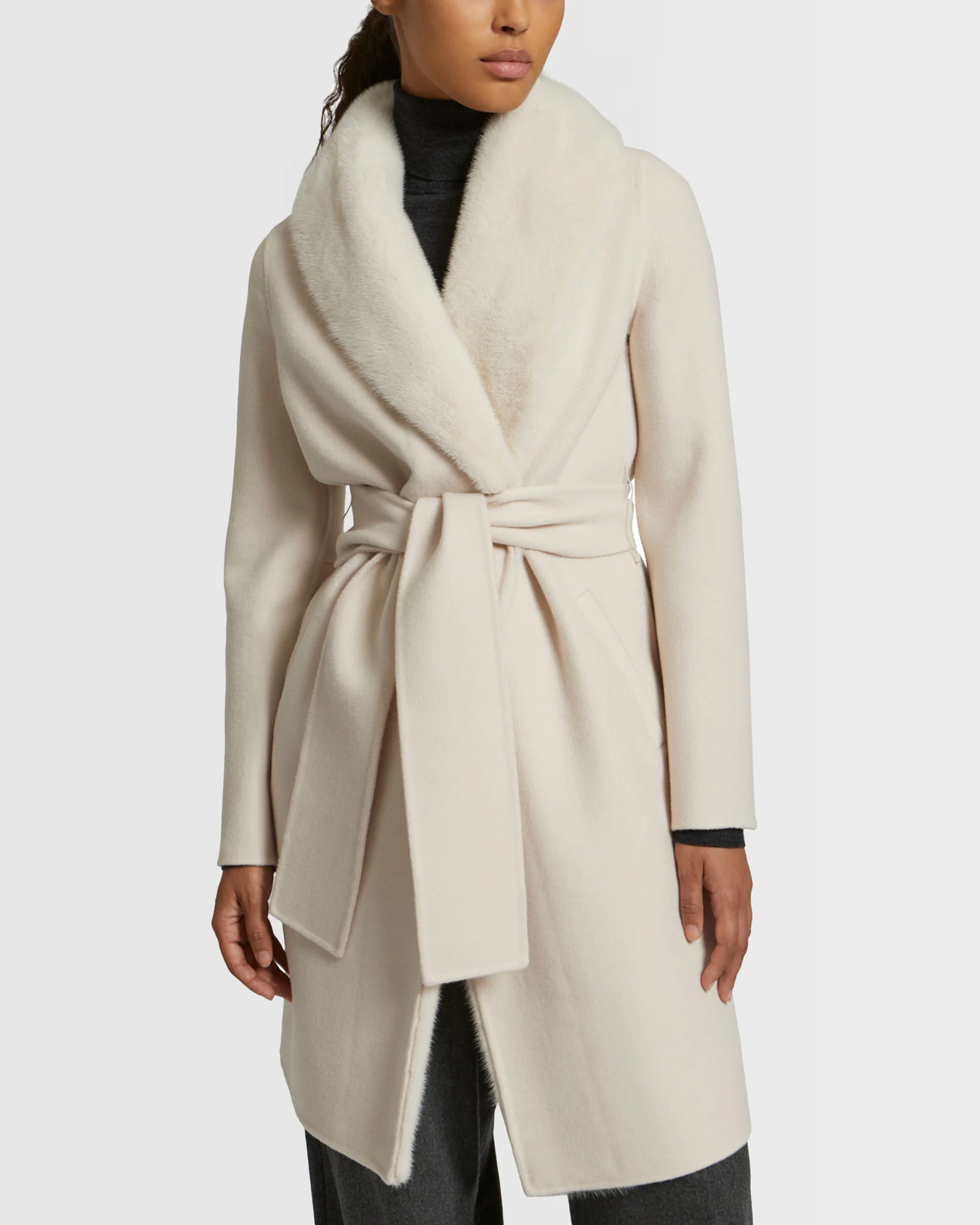 Cashmere wool coat with mink fur collar and facing – Image 3