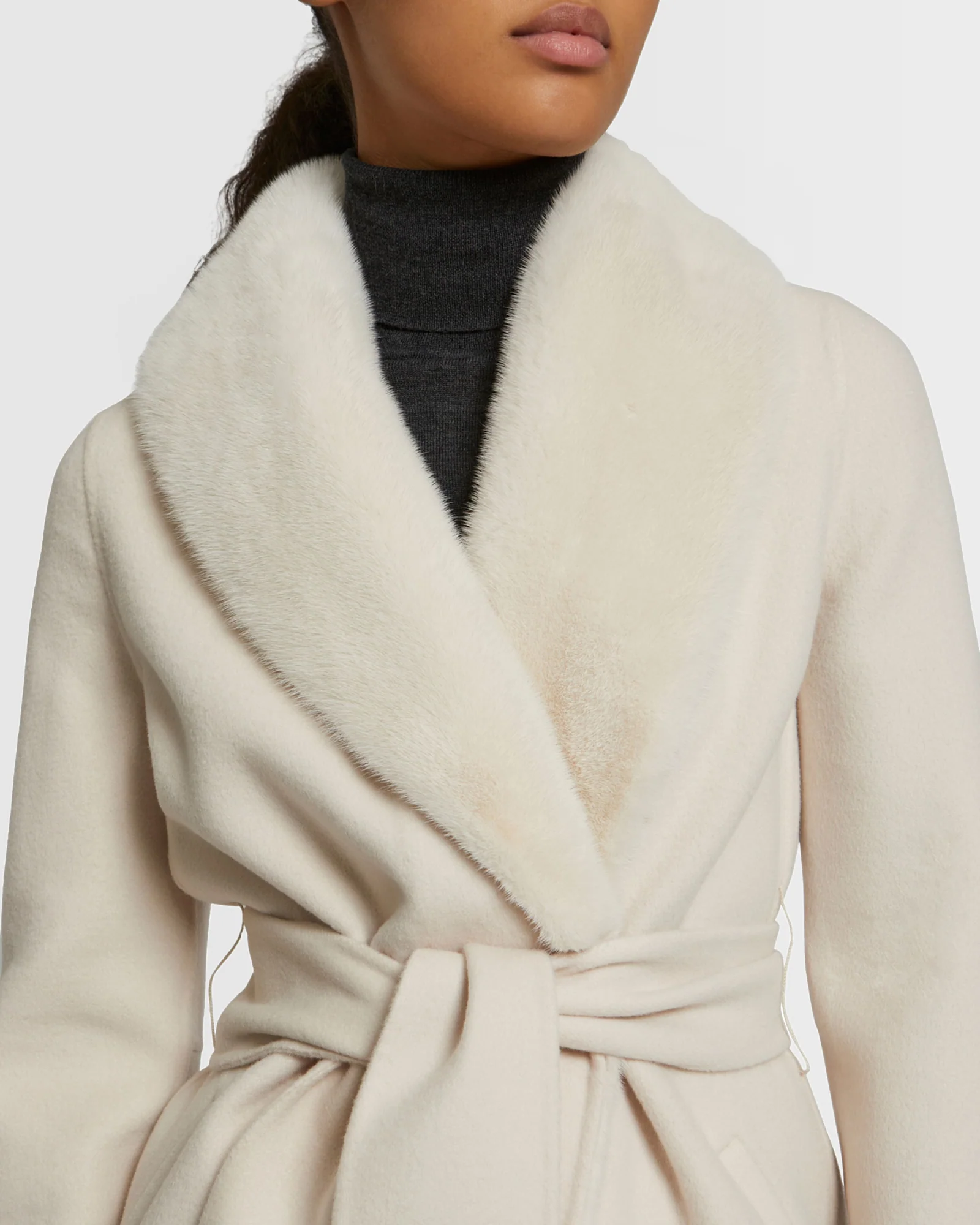 Cashmere wool coat with mink fur collar and facing – Image 5