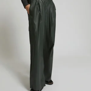 Cargo trousers in lamb leather