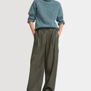 Cargo trousers in lamb leather