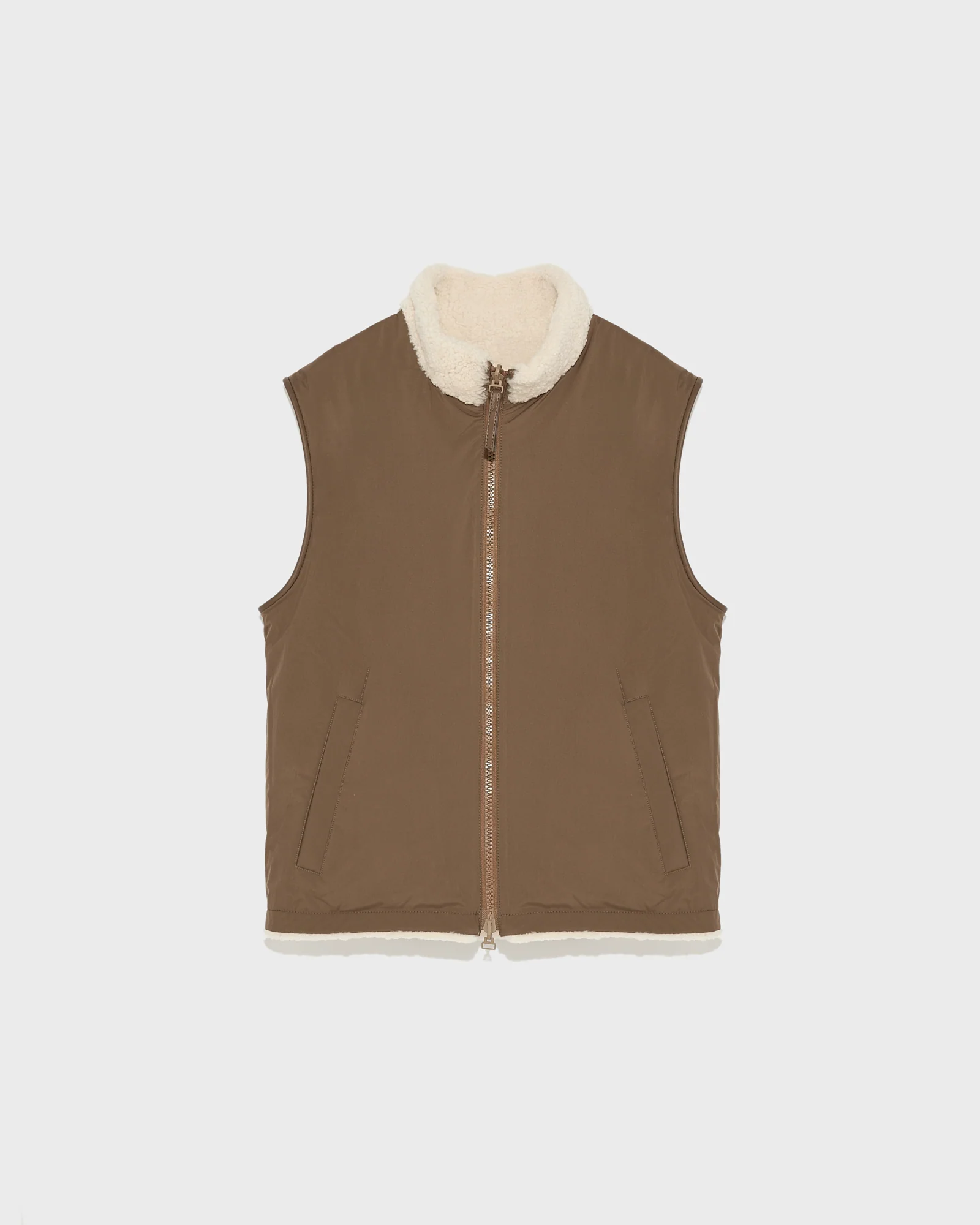 Reversible shearling fleece gilet – Image 9