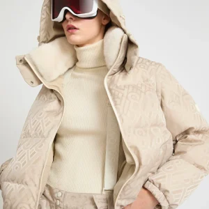 Short skiwear down jacket with mink trim