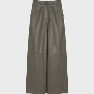 Straight trousers in lamb leather