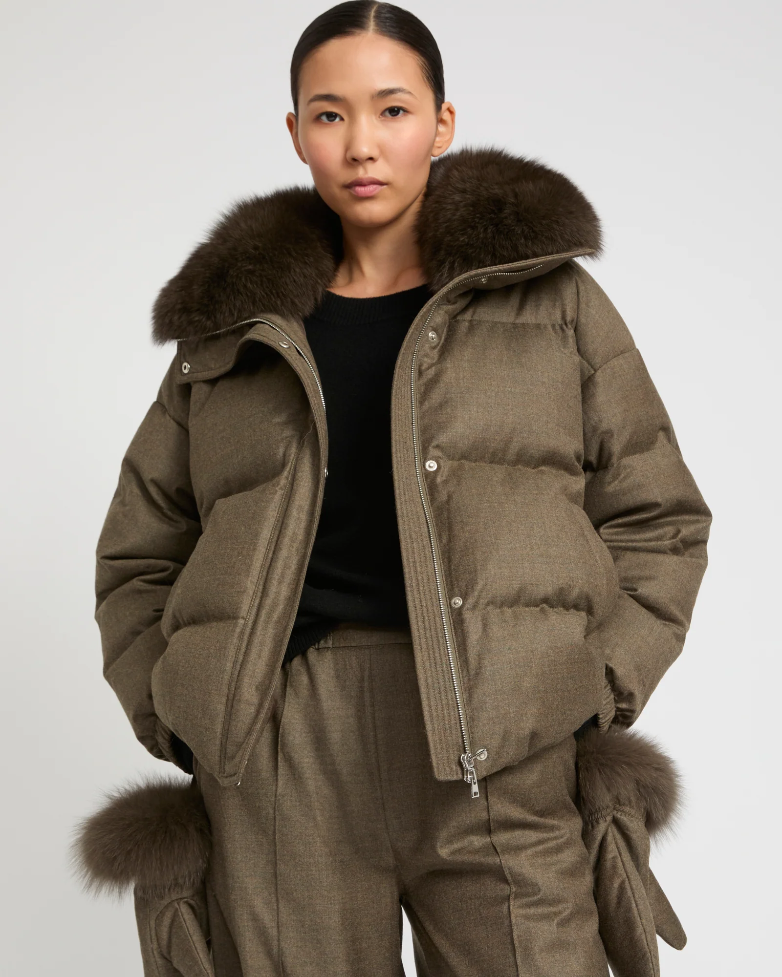 Short down jacket with detachable fox fur collar and mittens – Image 2