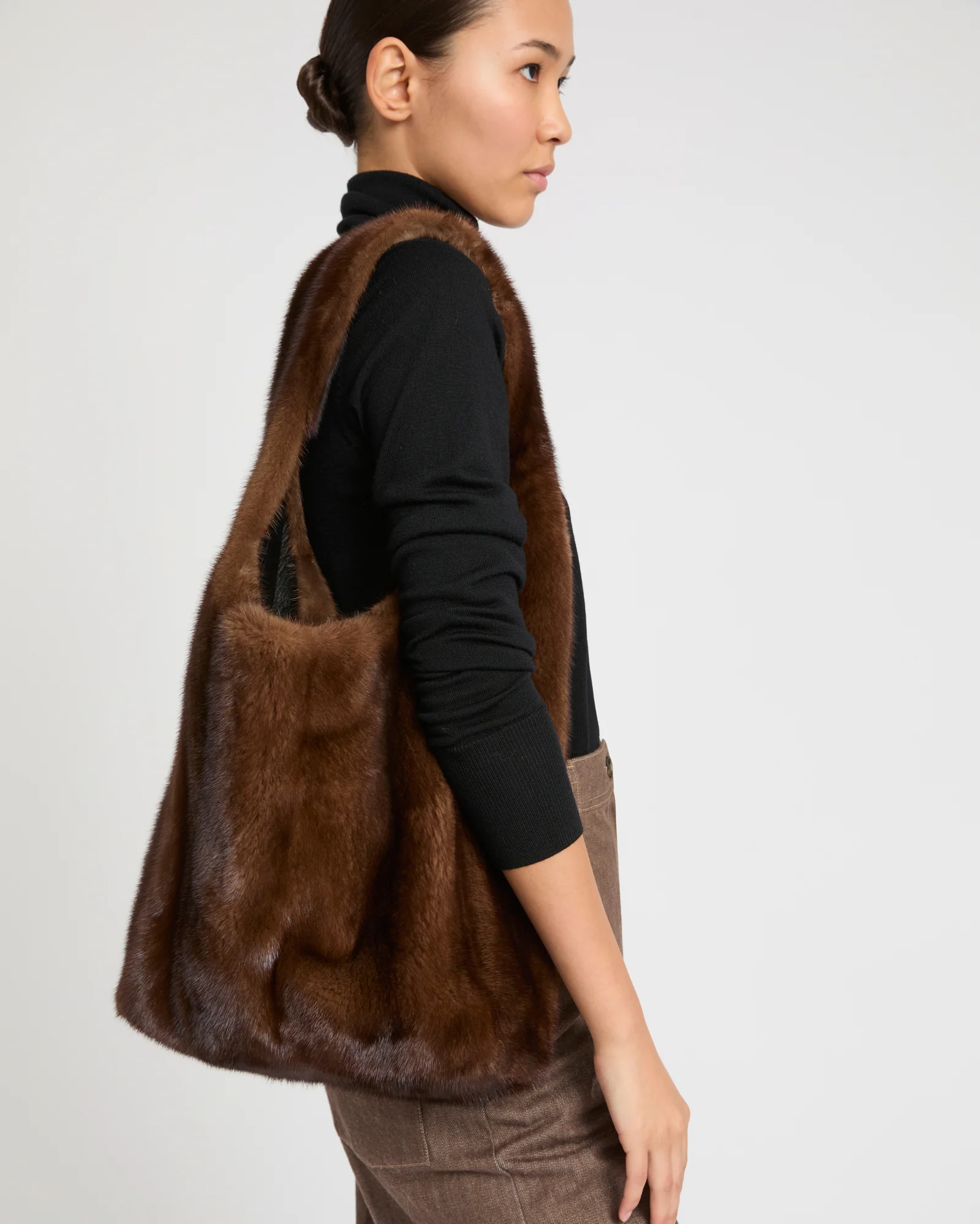 Mink fur bag with lamnskin details – Image 3
