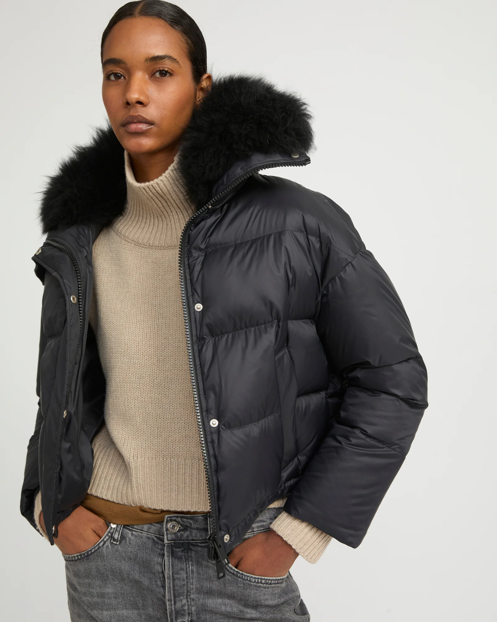 Short down jacket with fluffy lambswool trim – Image 2