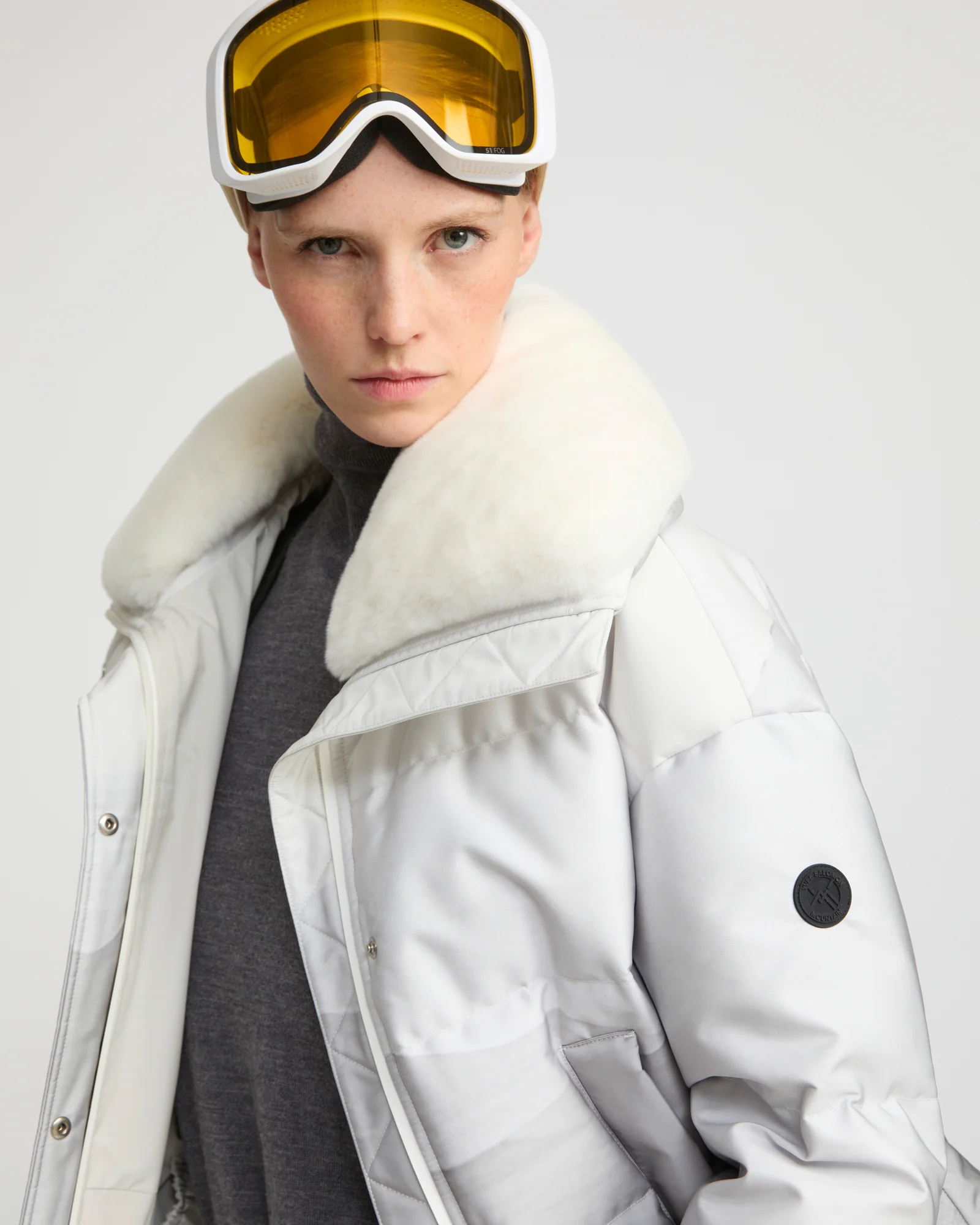 Short down jacket in waterproof fabric and Rex rabbit fur trim – Image 5