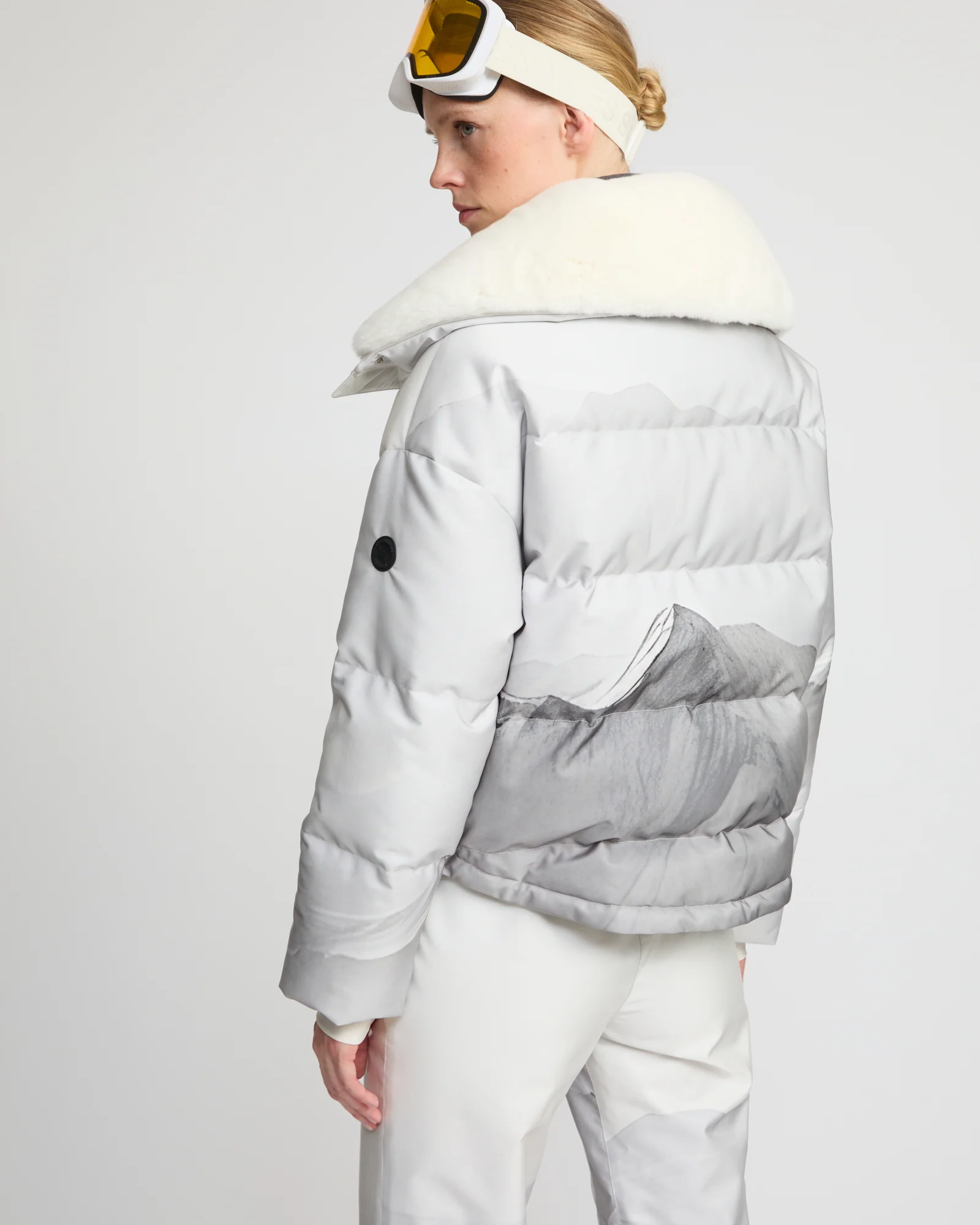 Short down jacket in waterproof fabric and Rex rabbit fur trim – Image 6