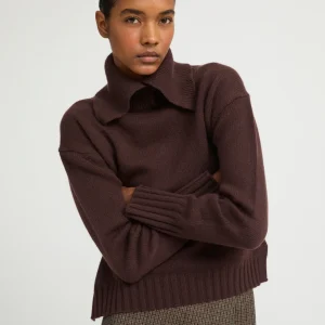 Collar jumper in cashmere knit