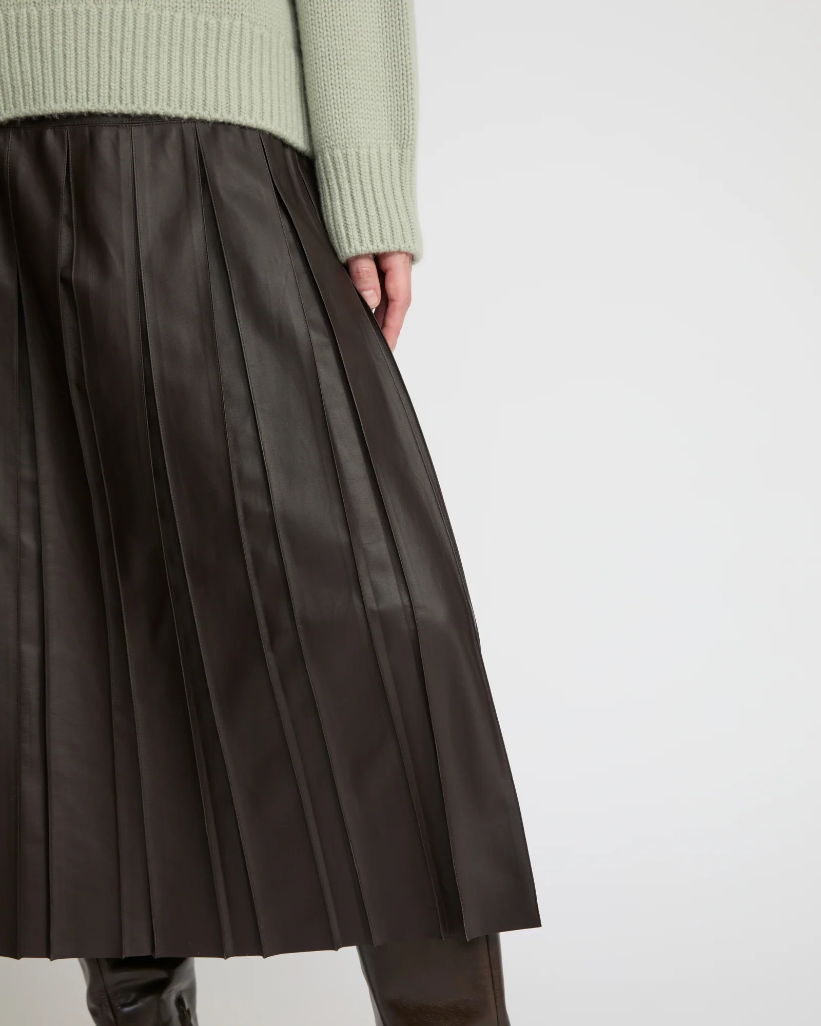 Fine lamb leather pleated skirt – Image 3