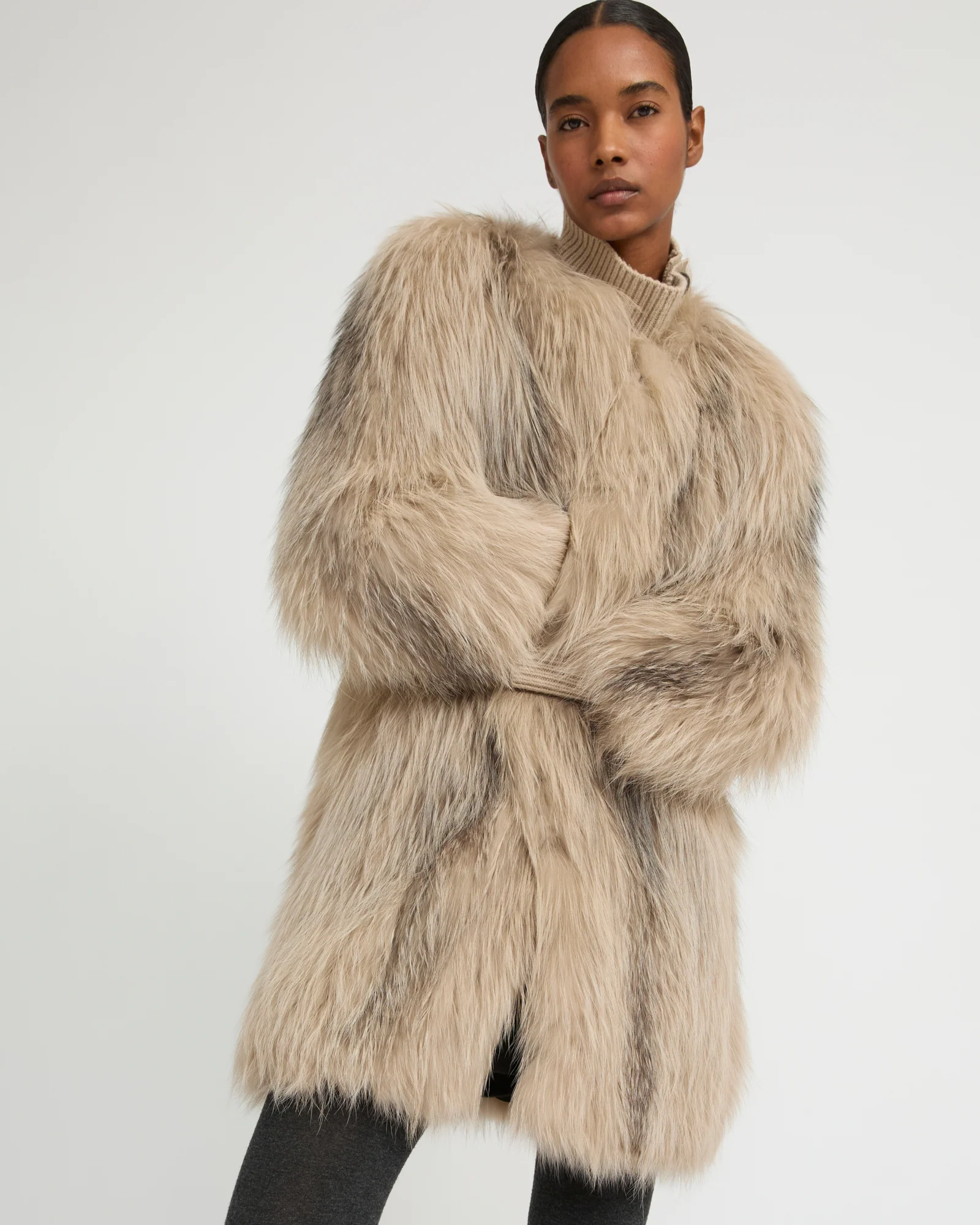 Long jacket in knitted fox fur