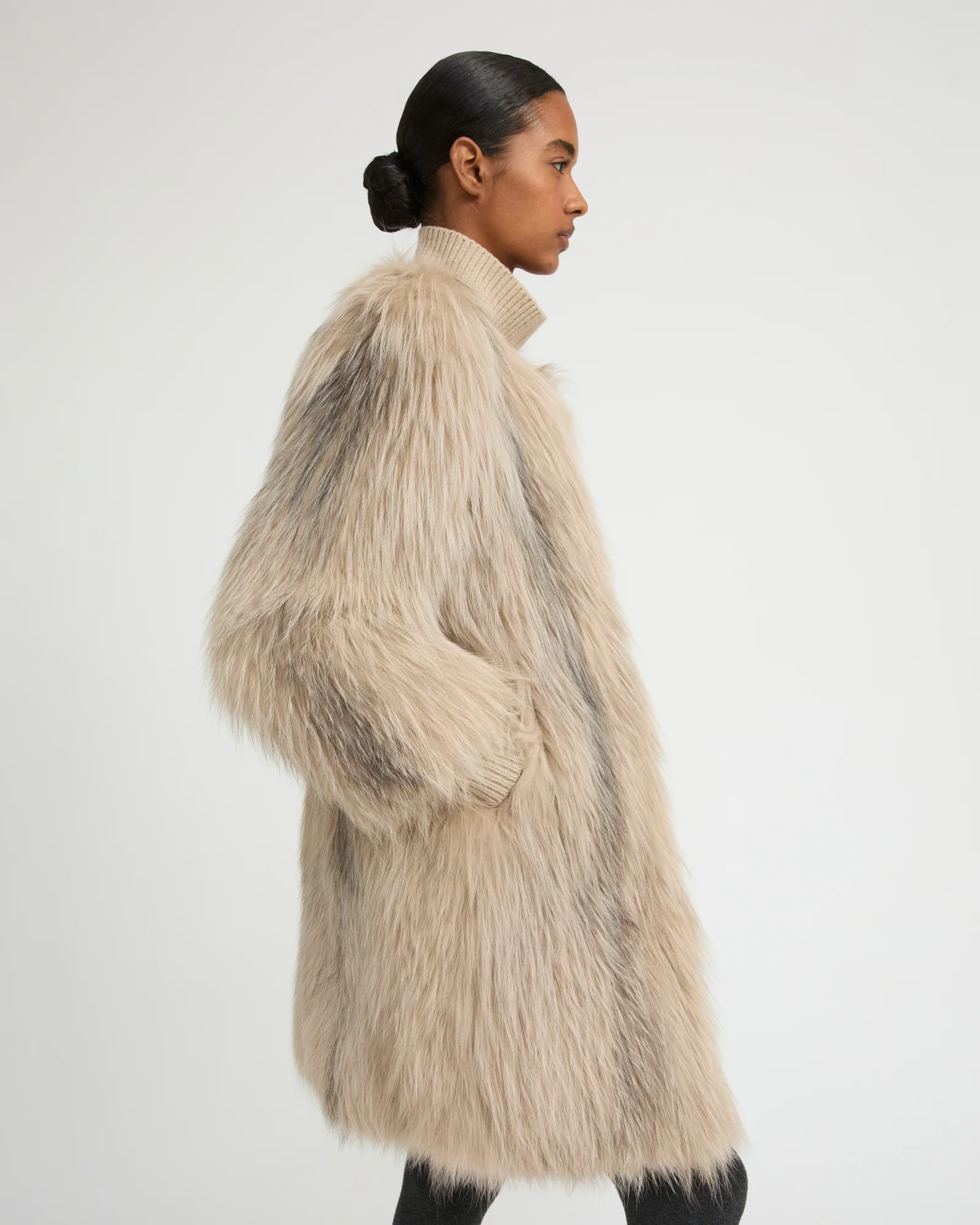 Long jacket in knitted fox fur – Image 4