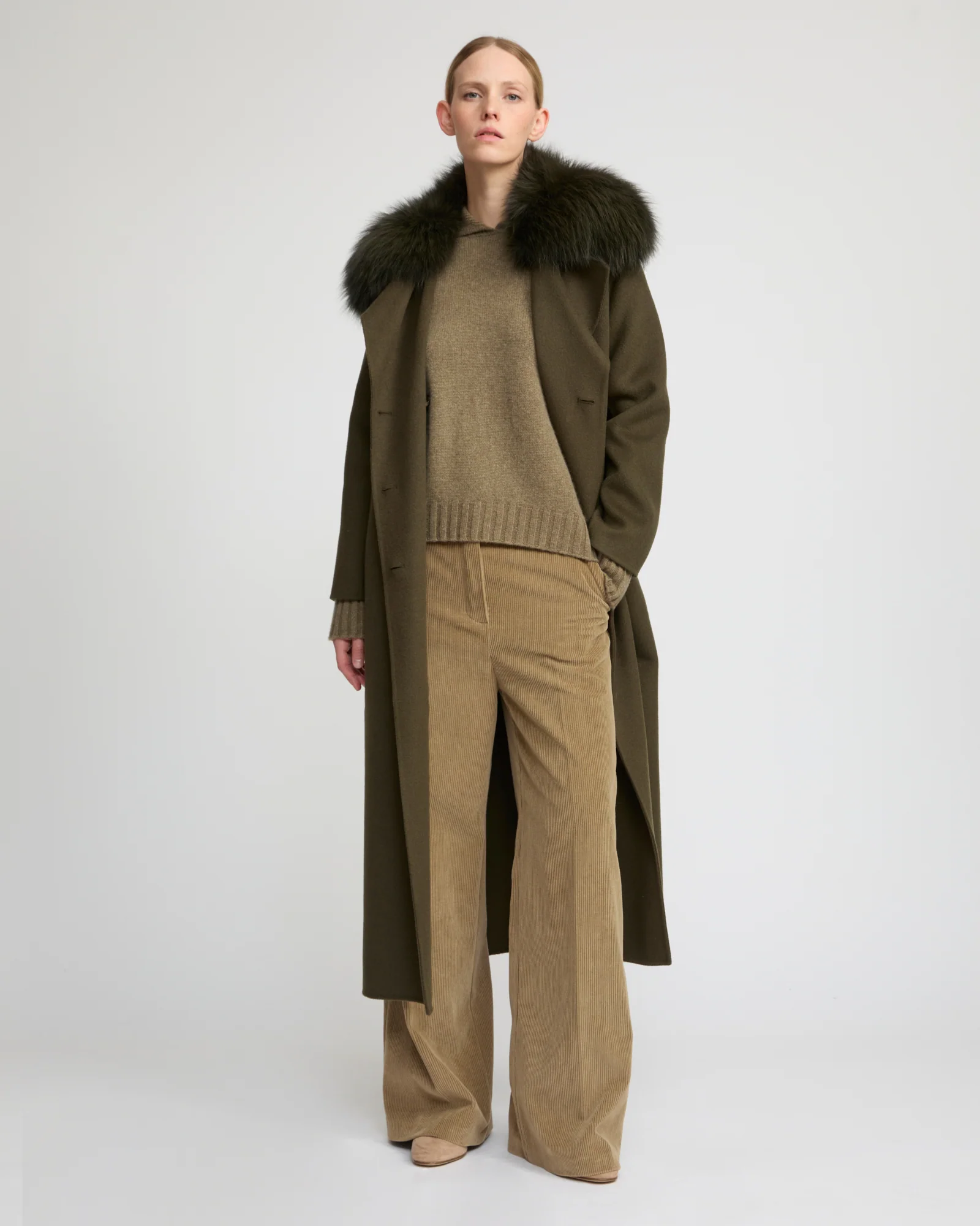 Belted coat in cashmere wool with fox fur collar – Image 4