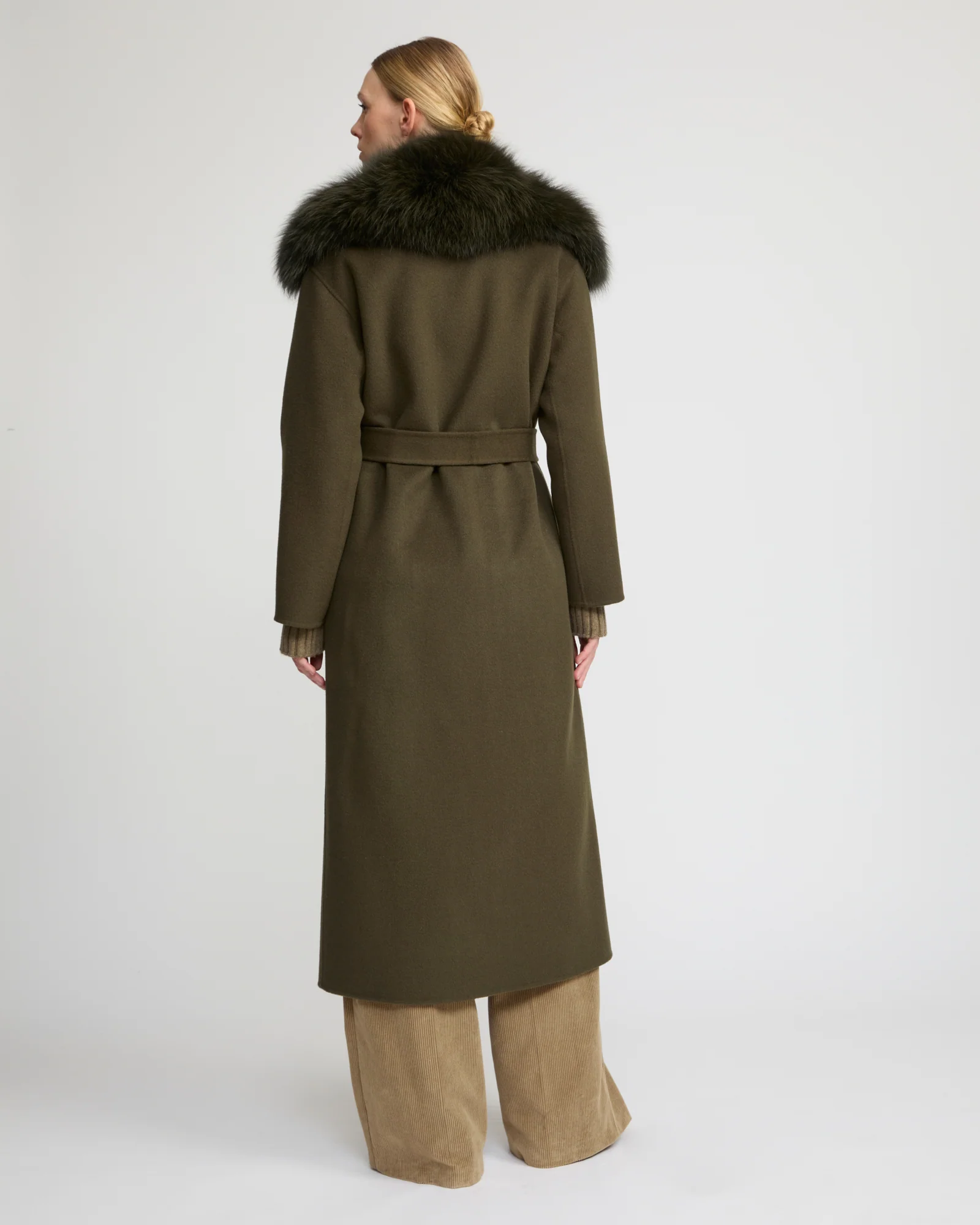 Belted coat in cashmere wool with fox fur collar – Image 6