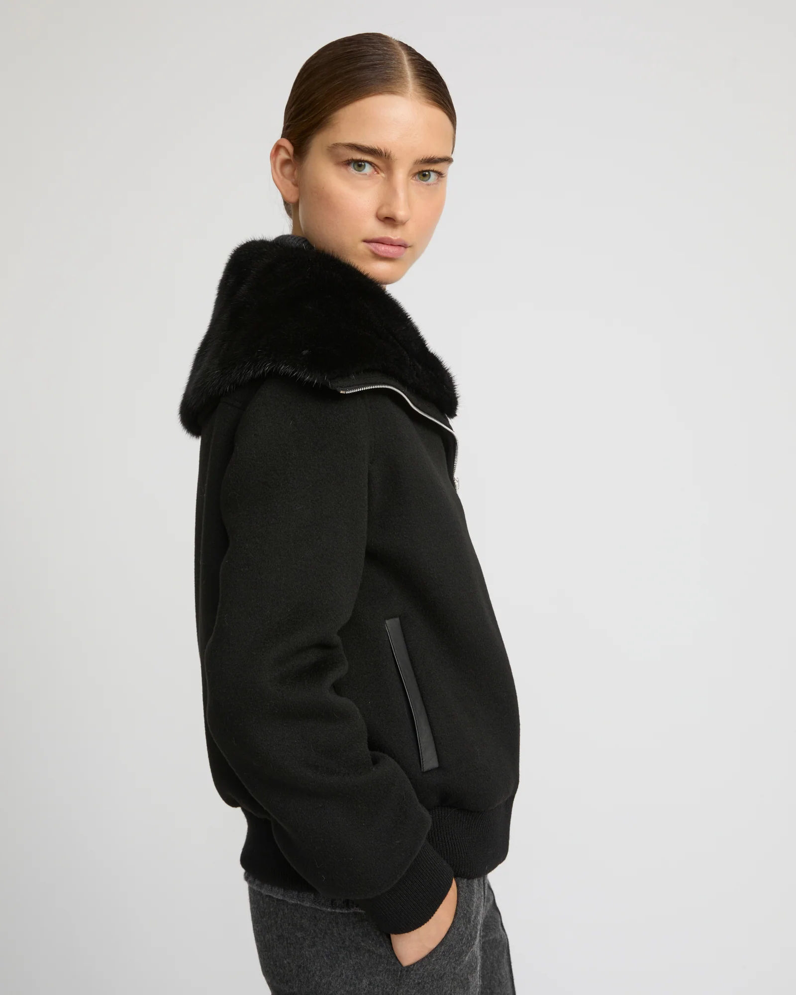Cashmere-blend cropped blouson with removable mink fur collar – Image 6