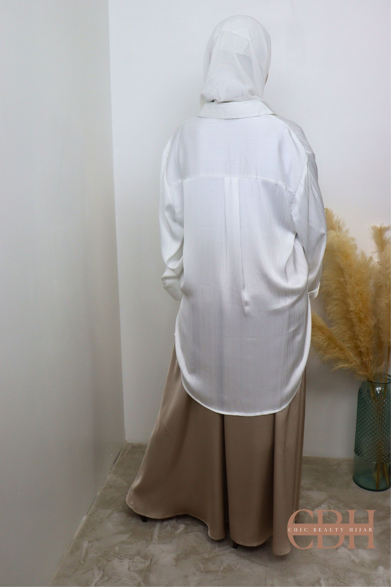 Chemise longue satin plissé – Image 6