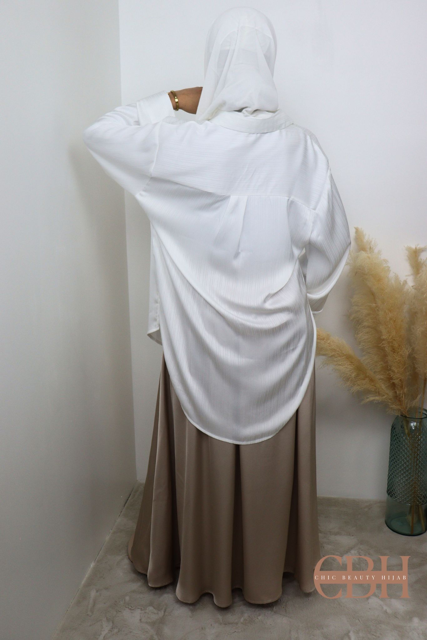 Chemise longue satin plissé – Image 7